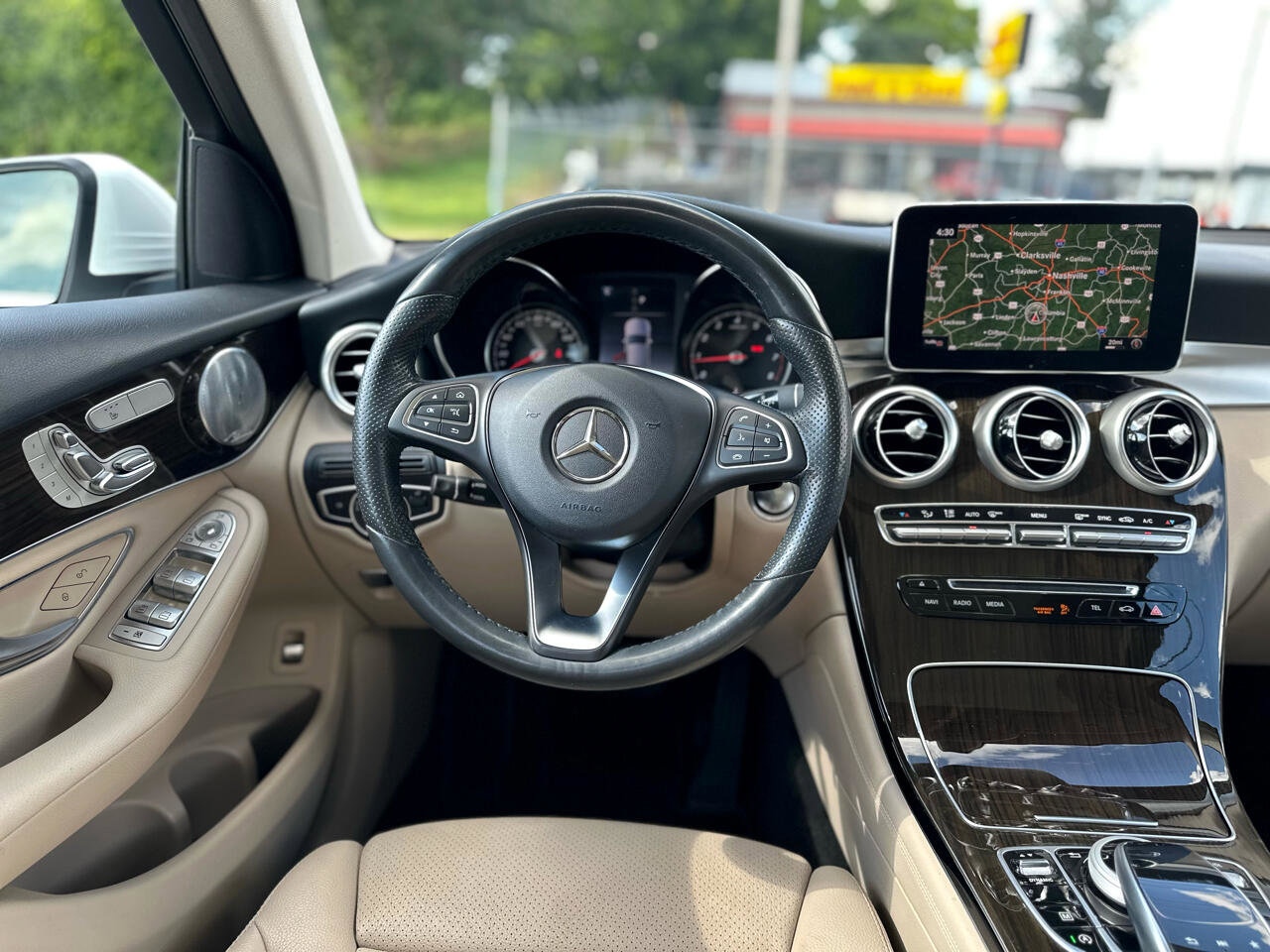 Used 2018 Mercedes-Benz GLC 300 4MATIC image 17