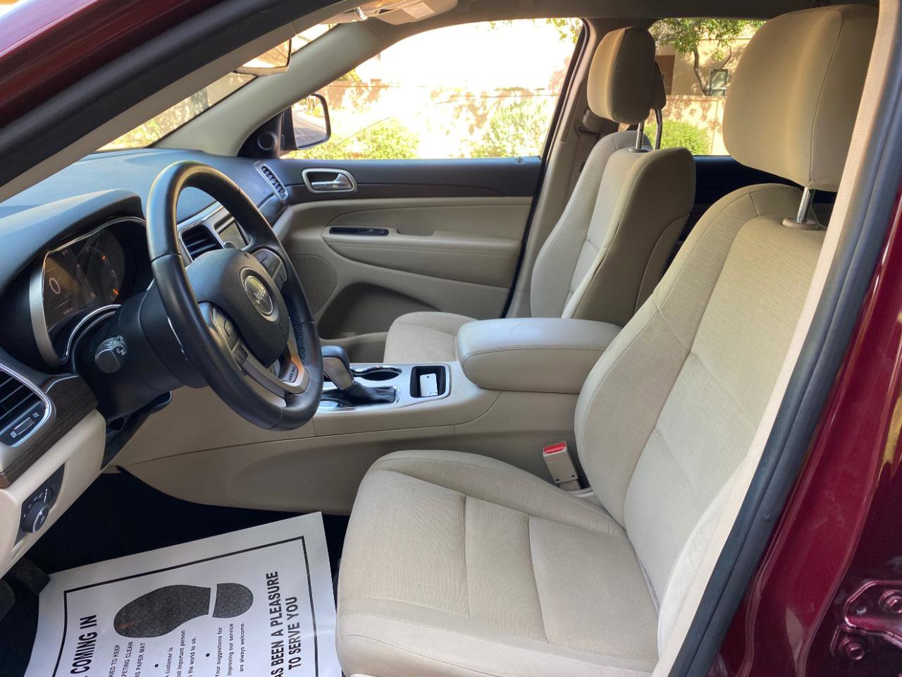Used 2016 Jeep Grand Cherokee Laredo image 32