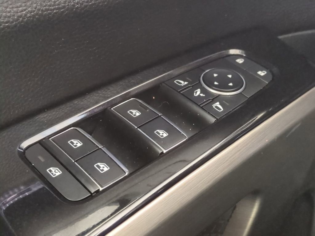 Used 2022 Nissan Pathfinder Platinum w/ Cargo Package image 31