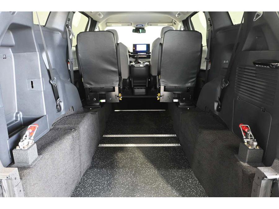 New 2026 Toyota Sienna LE FWD image 21