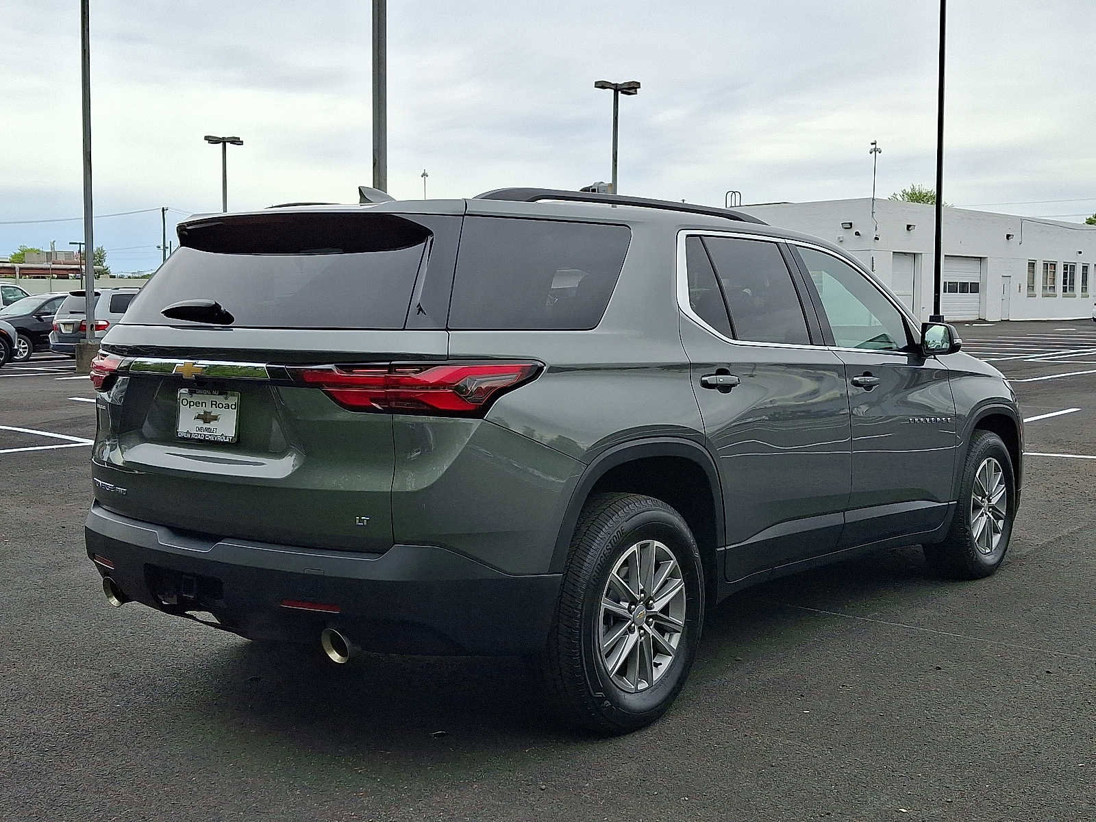 Used 2023 Chevrolet Traverse LT w/ LPO, Roadside Safety Package AWD/4WD image 7