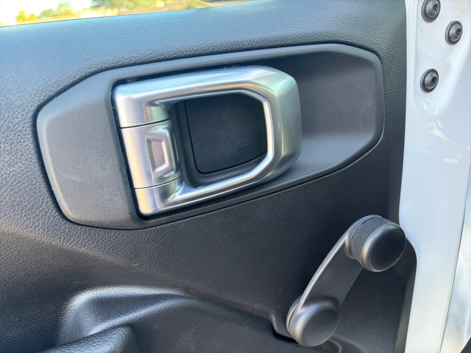 Used 2022 Jeep Wrangler Sport AWD/4WD image 16