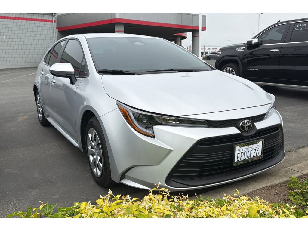 Used 2026 Toyota Corolla LE FWD image 2