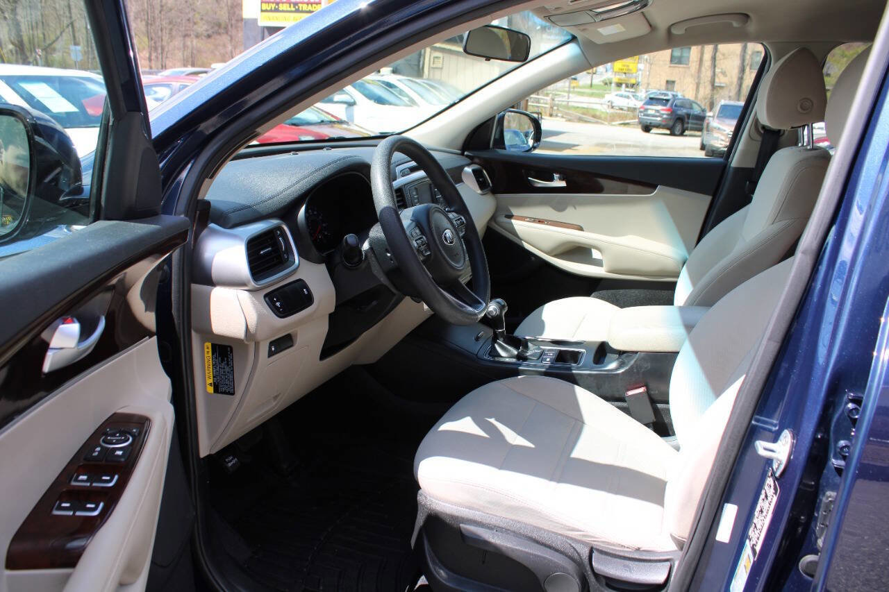 Used 2018 Kia Sorento LX image 22