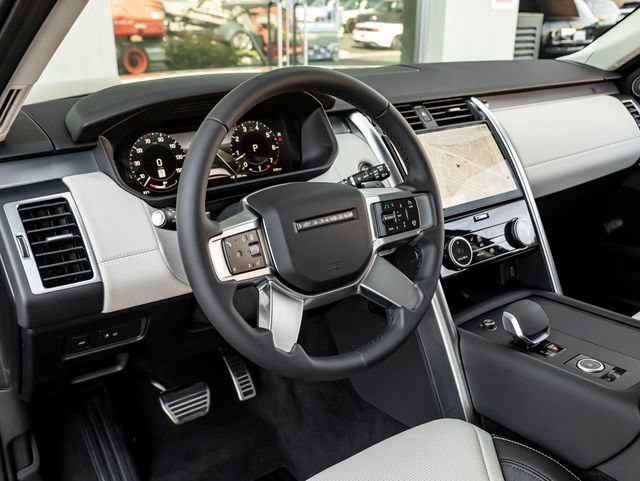 New 2026 Land Rover Discovery Limited Edition AWD/4WD image 15