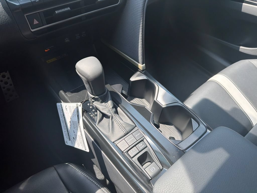 New 2026 Toyota Camry Hybrid FWD image 34