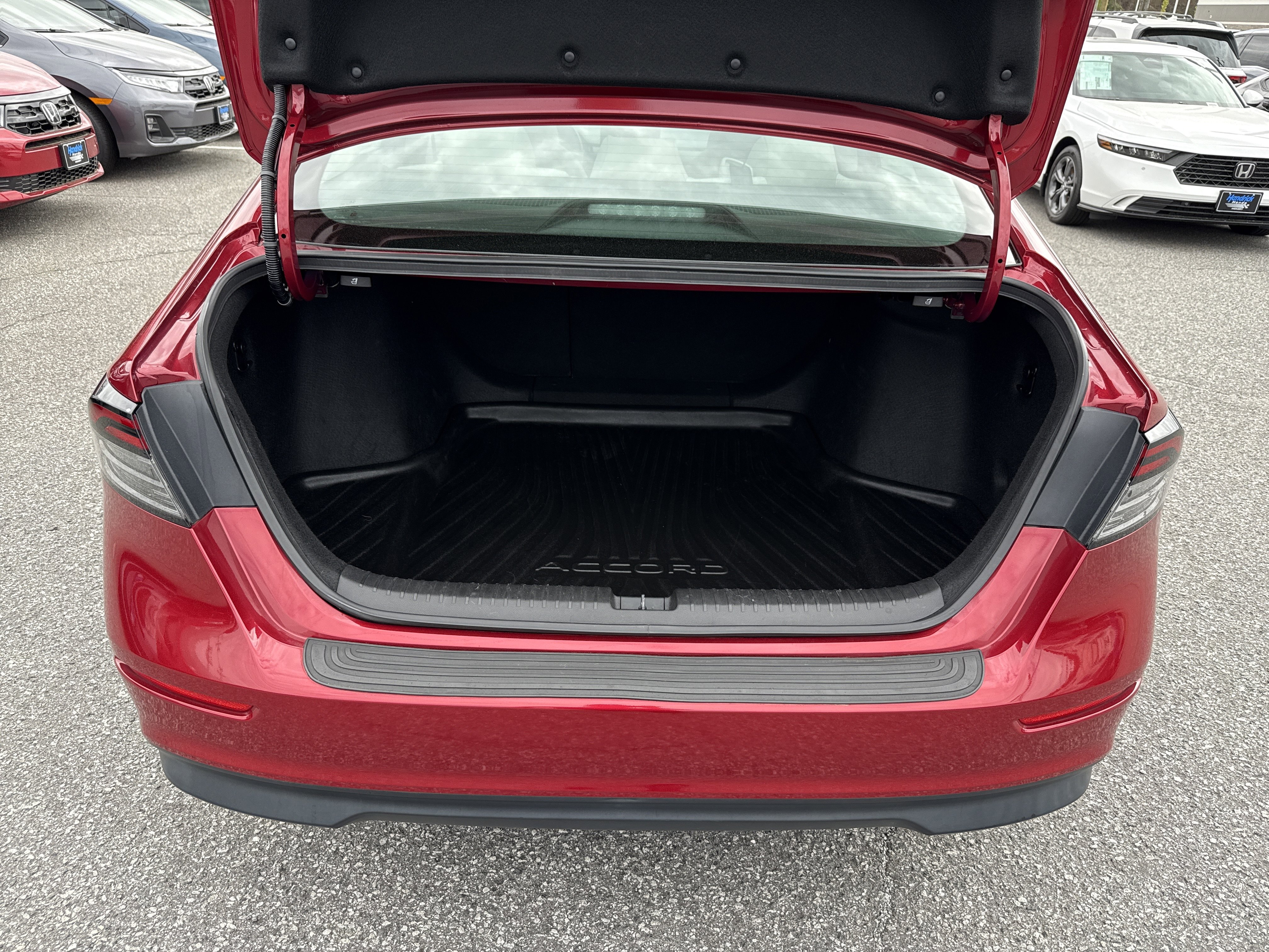 Certified 2023 Honda Accord EX image 33