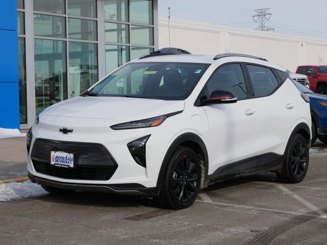 Used 2023 Chevrolet Bolt EUV LT w/ Convenience Package image 2