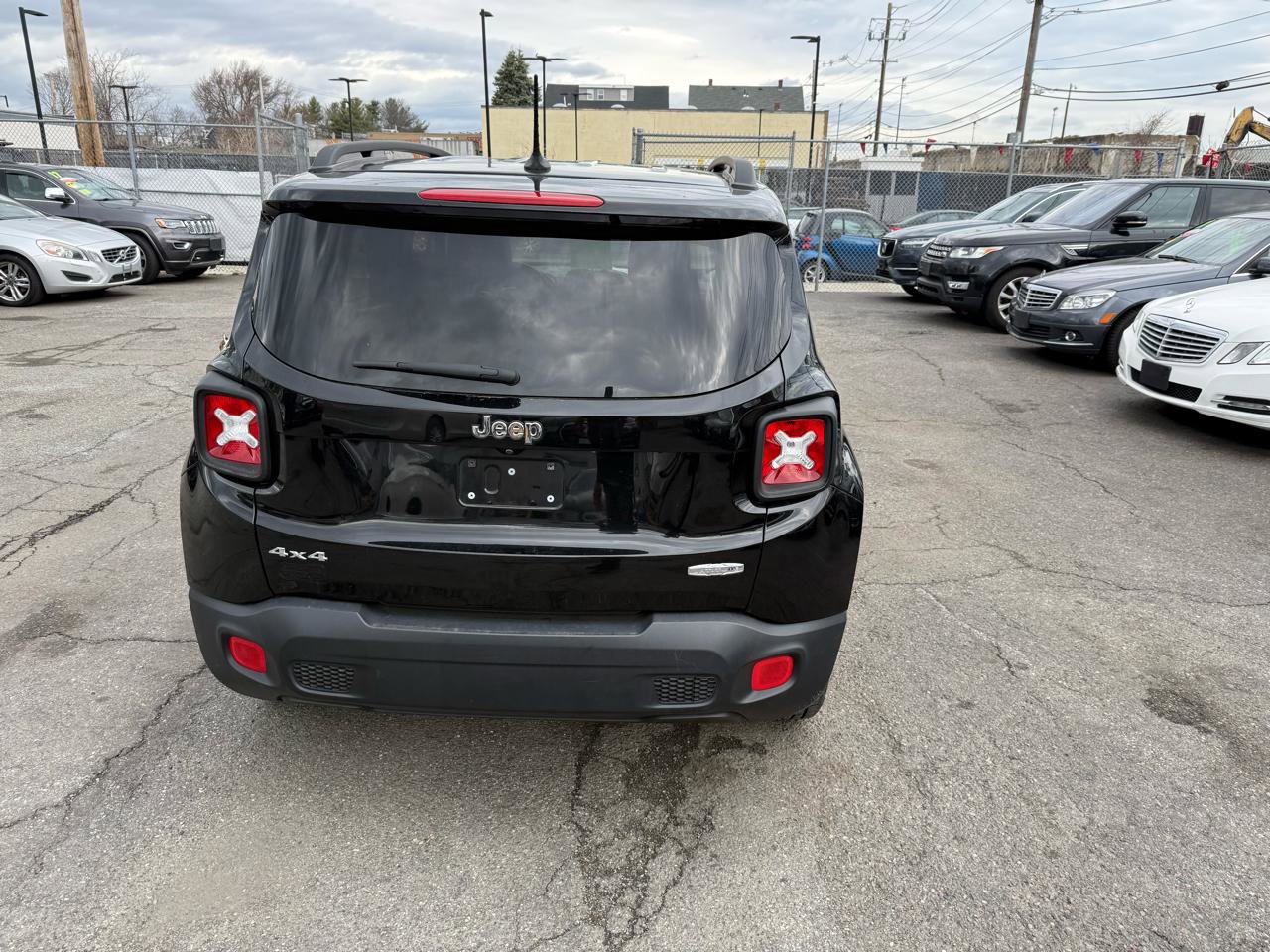Used 2016 Jeep Renegade Latitude w/ Cold Weather Group image 5