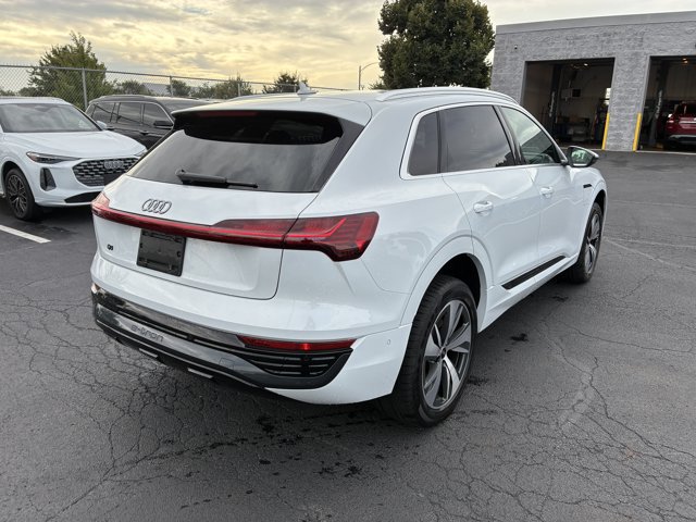 Used 2024 Audi Q8 e-tron Premium Plus w/ Premium Plus Package AWD/4WD image 5