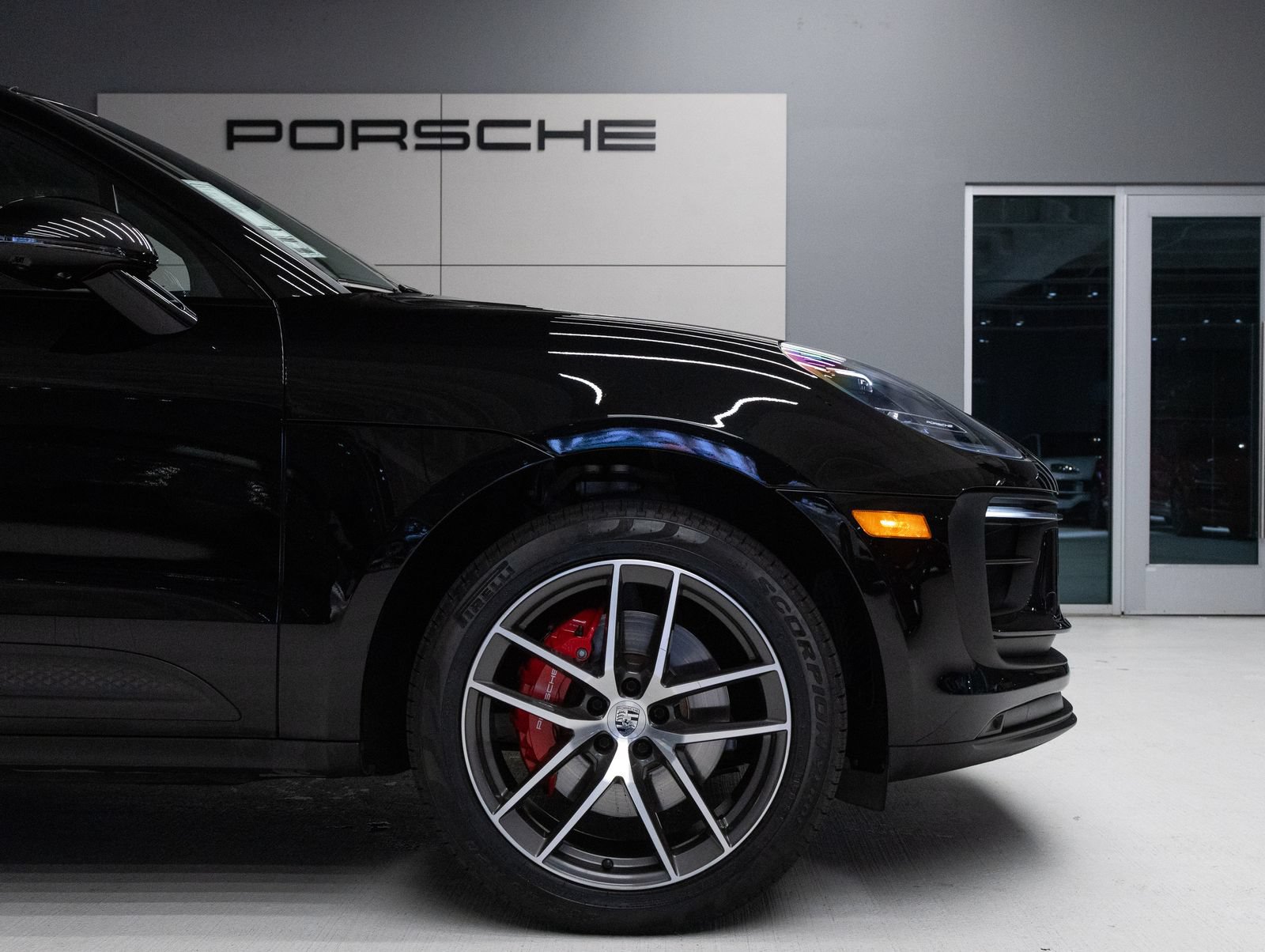 Certified 2023 Porsche Macan S AWD/4WD image 11