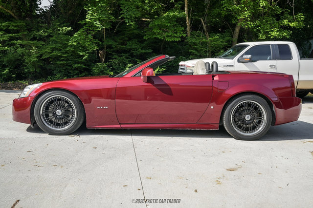 Used 2006 Cadillac XLR RWD image 3