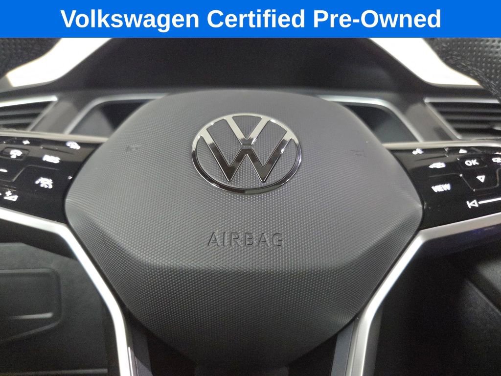 Certified 2023 Volkswagen Tiguan SE R-Line image 20