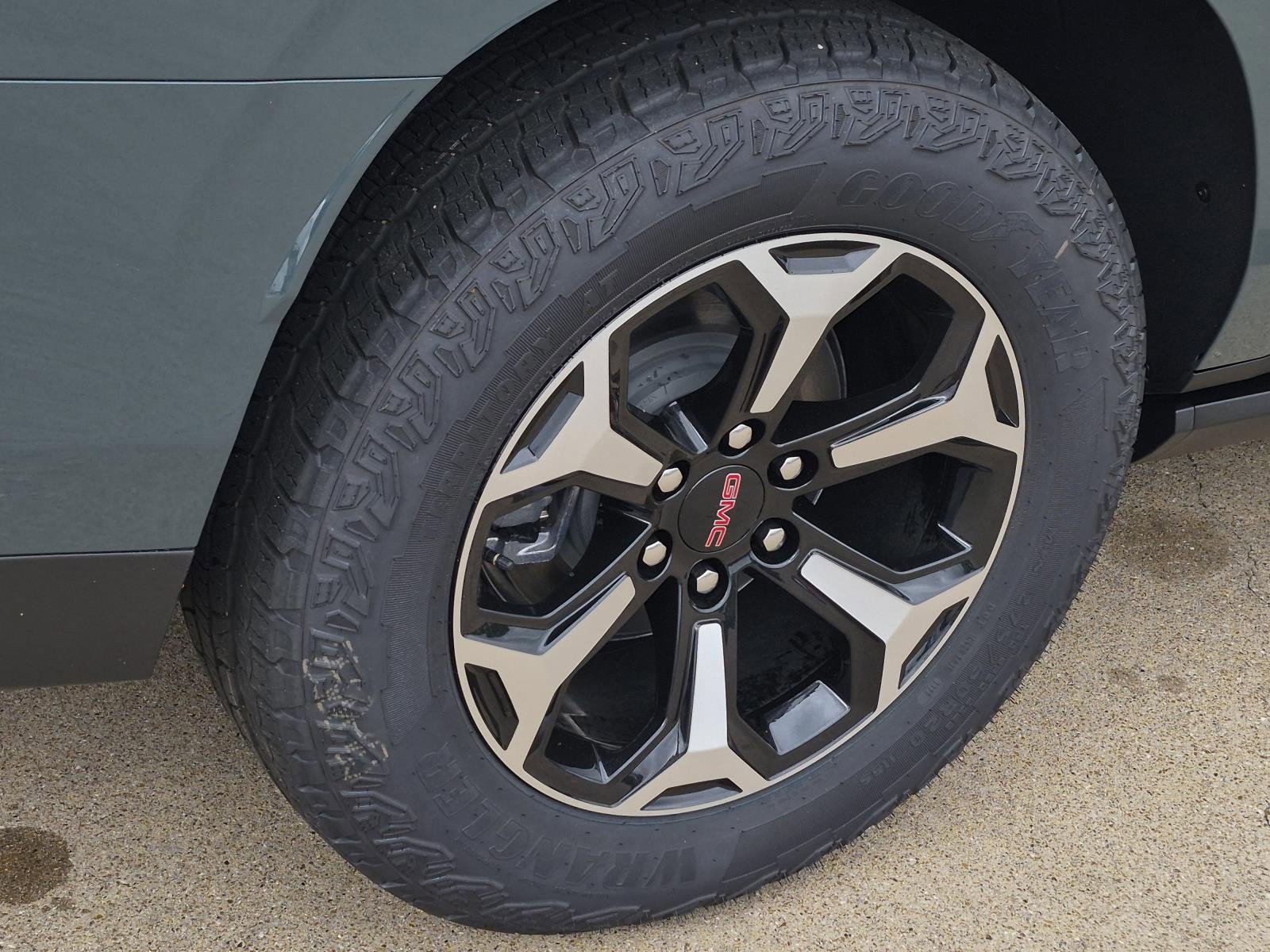 New 2026 GMC Yukon XL AT4 w/ AT4 Premium Plus Package image 5