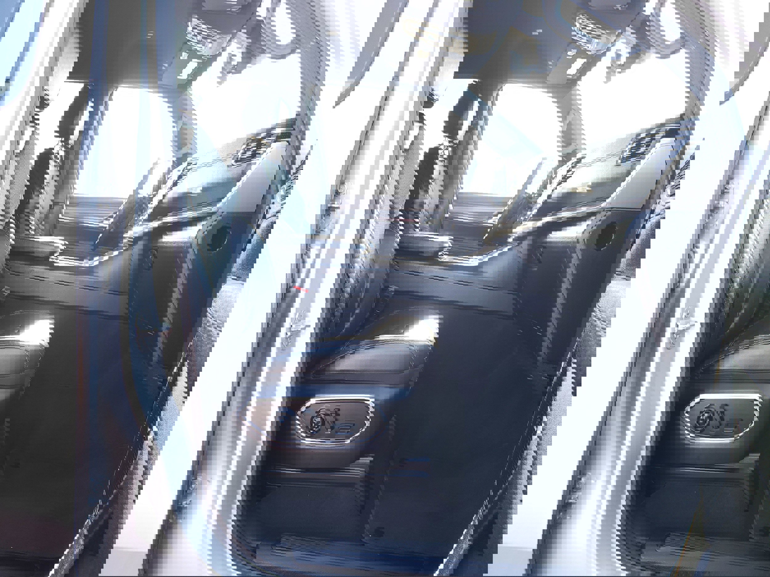 Used 2024 Jeep Wagoneer L Series II w/ Flexible Seating Group image 19