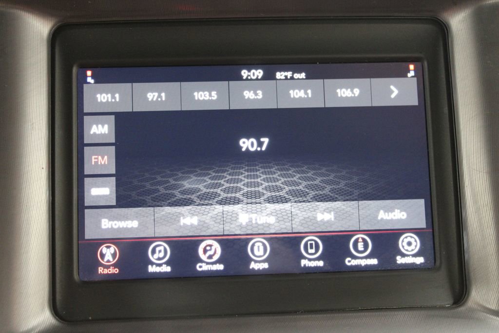 Used 2022 Dodge Charger SXT RWD image 41
