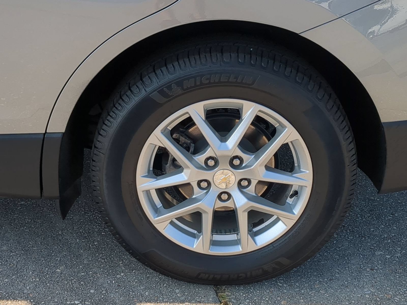 Certified 2024 Chevrolet Equinox LS w/ LPO, Cargo Package FWD image 33