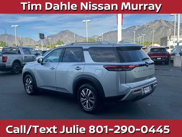Used 2025 Nissan Pathfinder SL AWD/4WD image 8