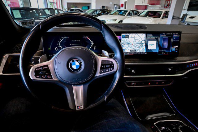 Used 2023 BMW X7 xDrive40i w/ Executive Package image 40