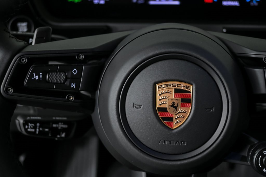 New 2025 Porsche Cayenne Coupe image 10