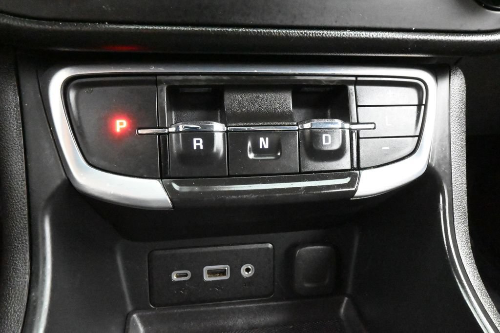 Used 2022 GMC Terrain SLE FWD image 28