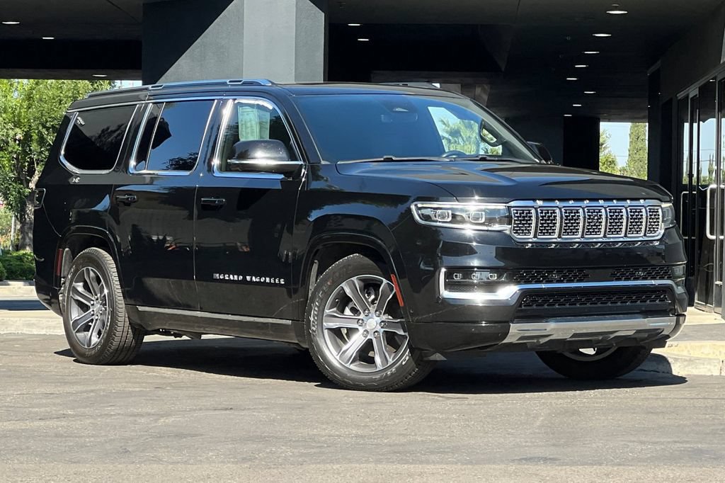 Used 2022 Jeep Grand Wagoneer Series I w/ Flexible Seating Group AWD/4WD image 2
