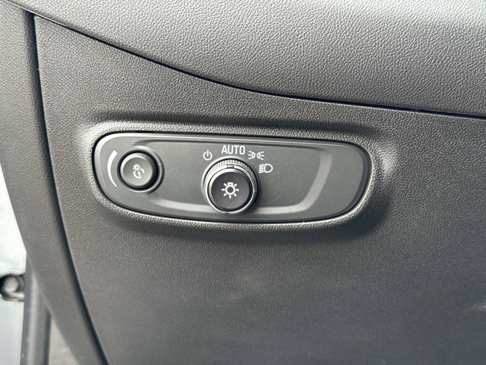 Used 2024 Chevrolet Equinox LT image 35