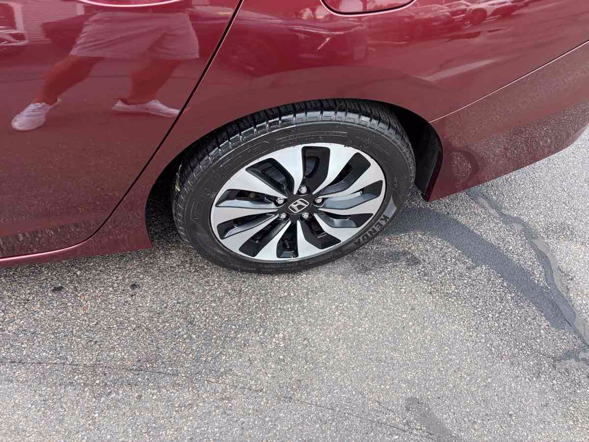 Used 2017 Honda Accord EX-L image 33