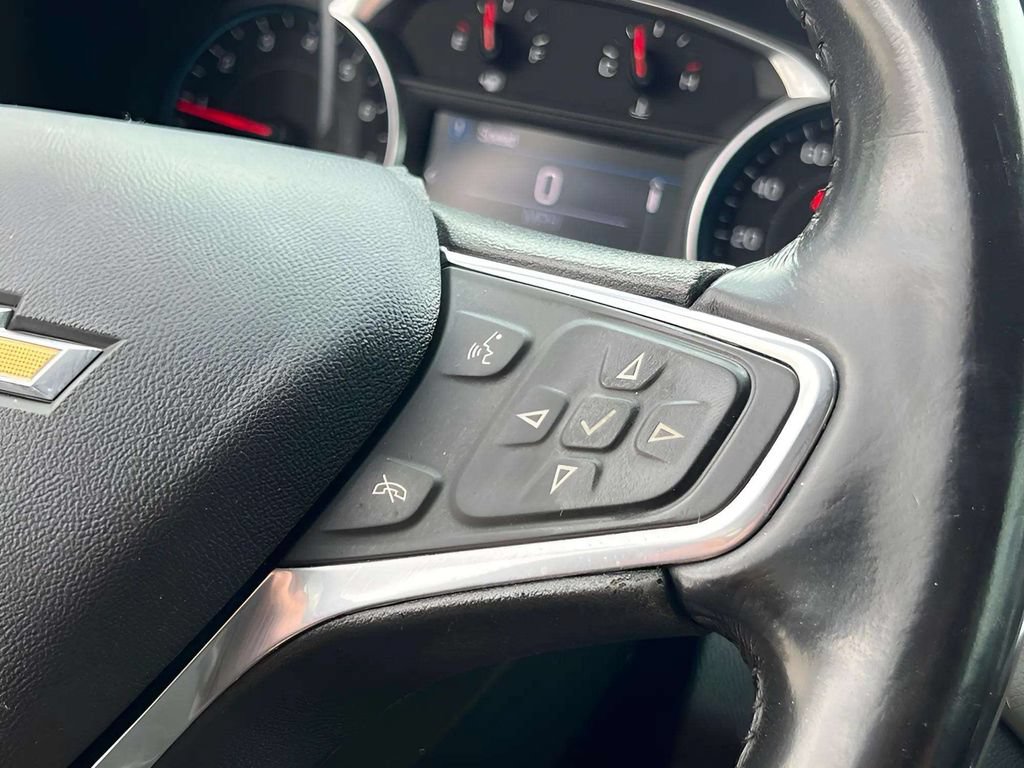 Used 2019 Chevrolet Equinox LT w/ Driver Convenience Package FWD image 17