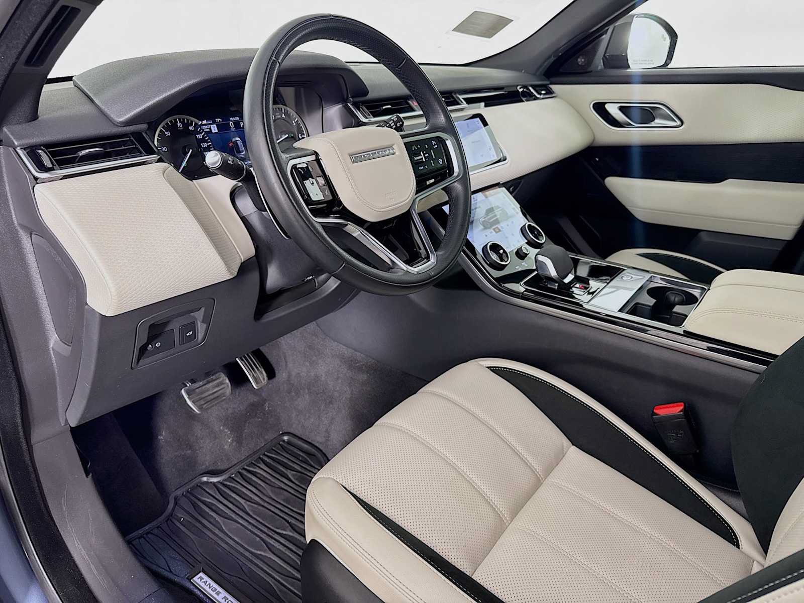Used 2023 Land Rover Range Rover Velar R-Dynamic S AWD/4WD image 9