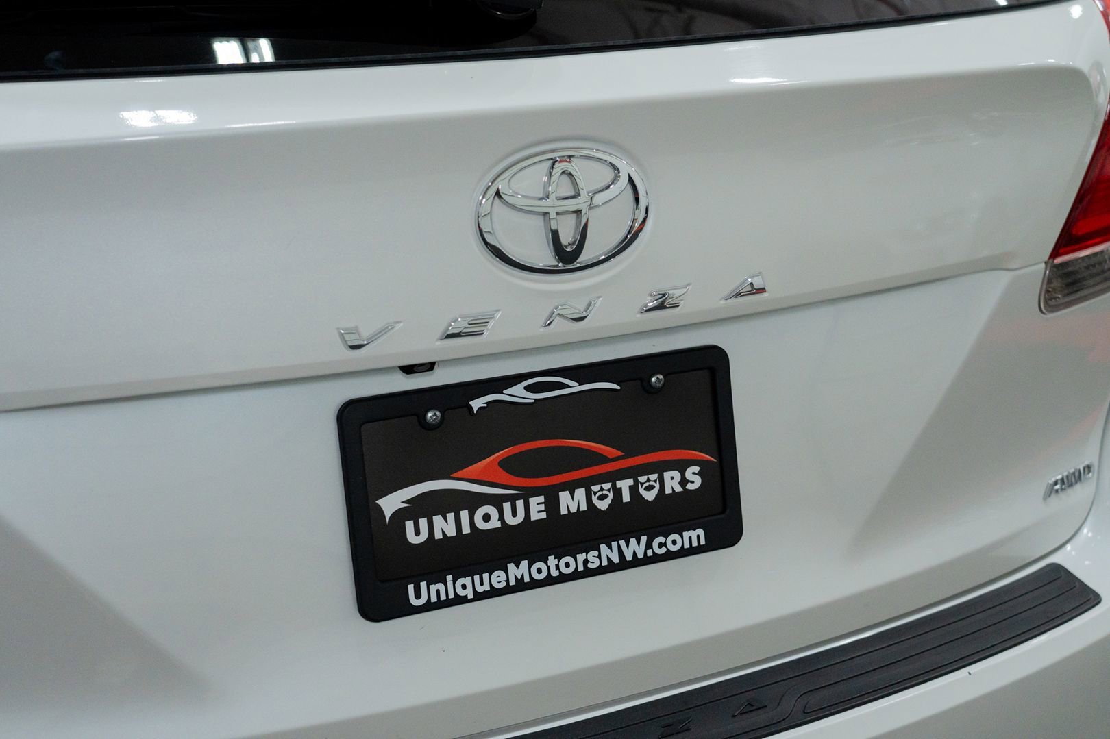 Used 2011 Toyota Venza AWD w/ Premium Pkg #2 image 9