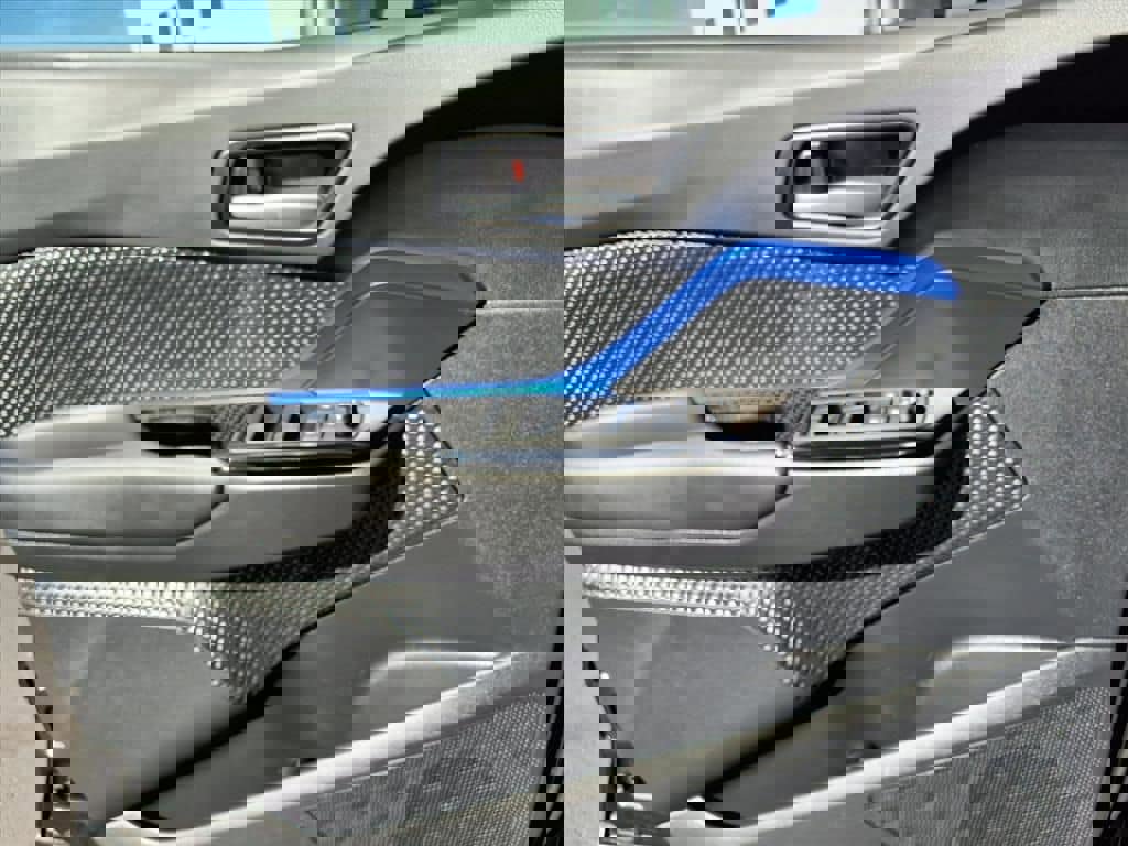 Used 2021 Toyota C-HR XLE image 27