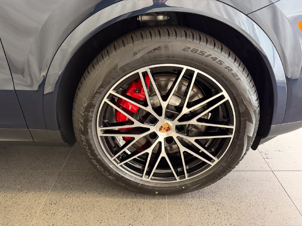 New 2026 Porsche Cayenne S AWD/4WD image 13