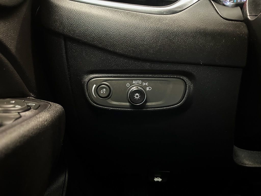 Used 2019 Chevrolet Equinox LT image 14