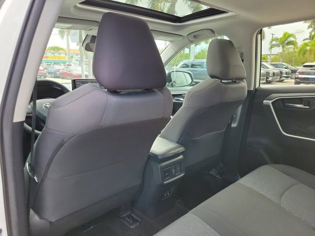 Used 2020 Toyota RAV4 XLE w/ Convenience Package FWD image 9