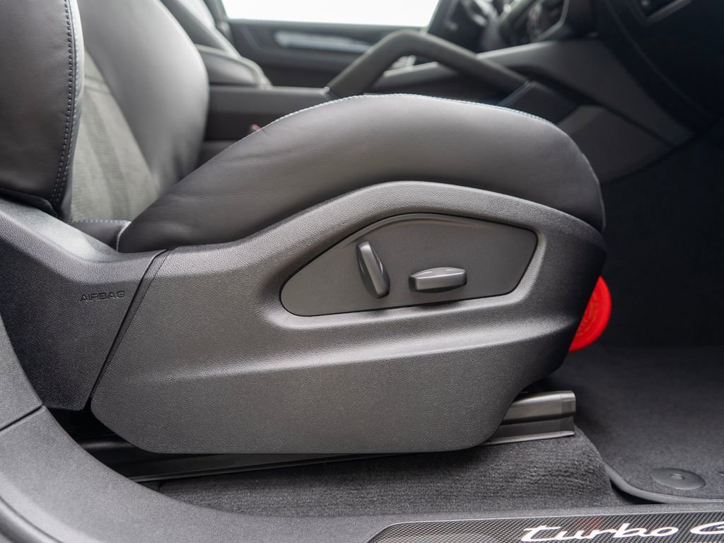 New 2026 Porsche Cayenne Turbo GT image 35