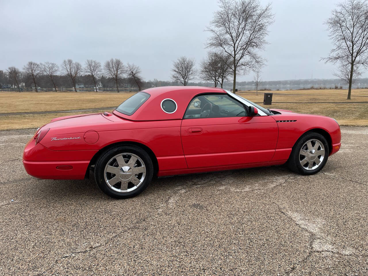 Used 2002 Ford Thunderbird Deluxe image 23