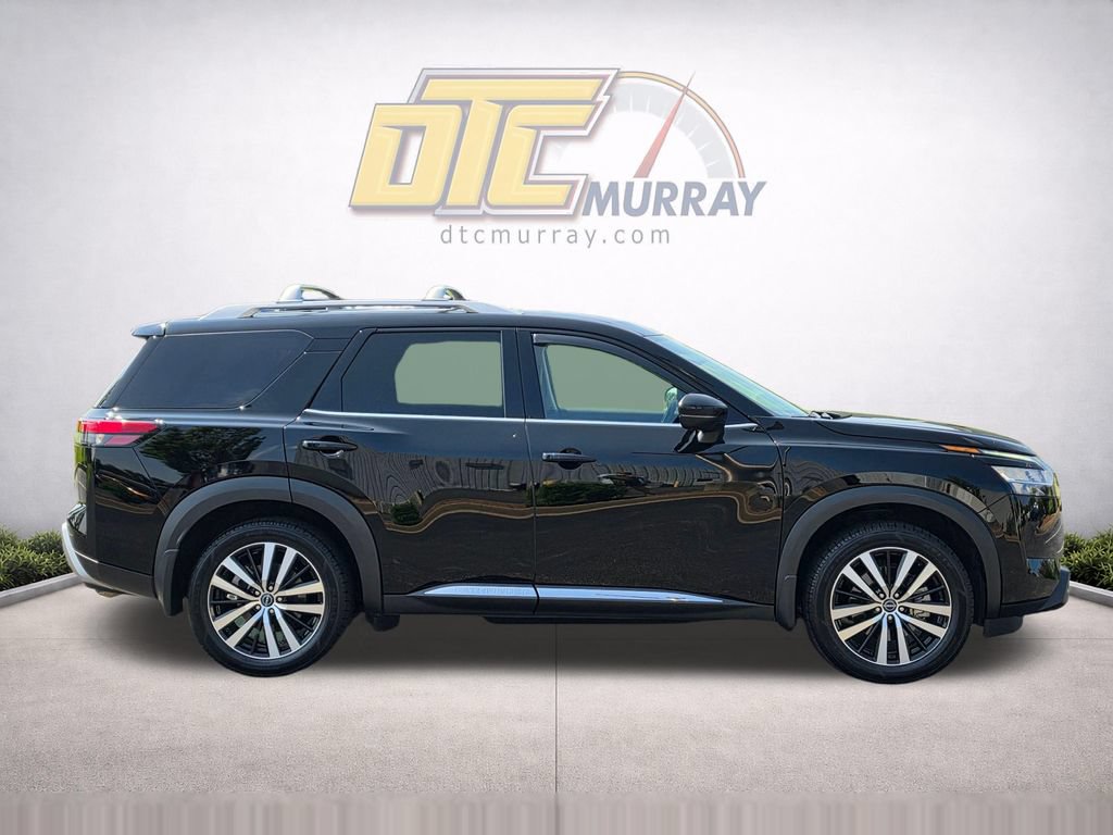Used 2024 Nissan Pathfinder Platinum w/ Cargo Package AWD/4WD image 4