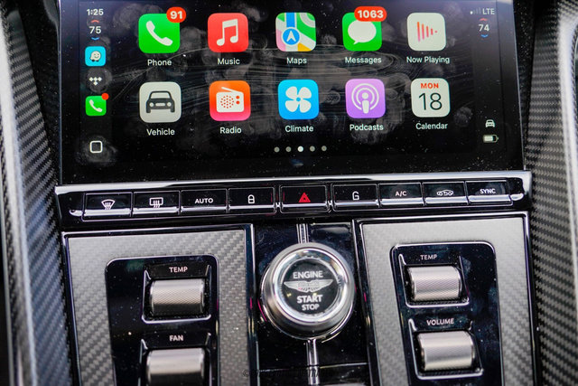 Used 2025 Aston Martin DB12 Coupe image 34