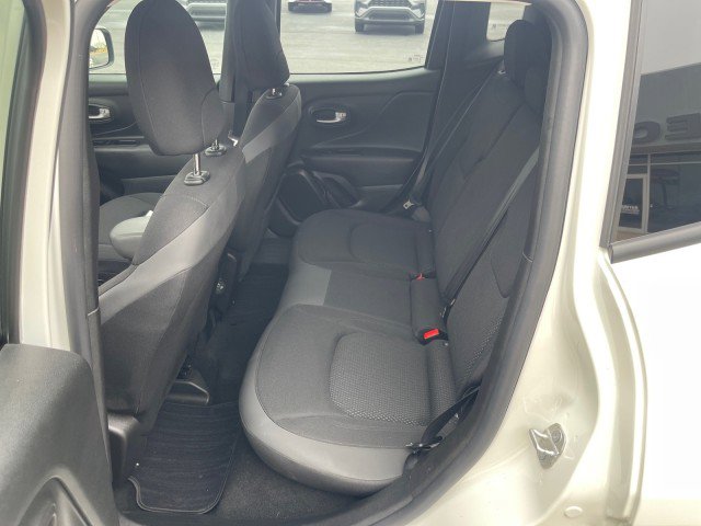 Used 2020 Jeep Renegade Altitude image 8