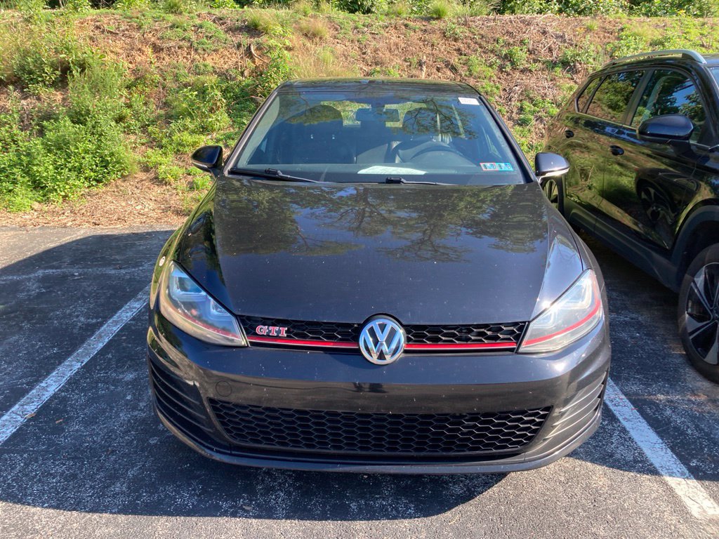 Used 2017 Volkswagen GTI SE FWD image 2