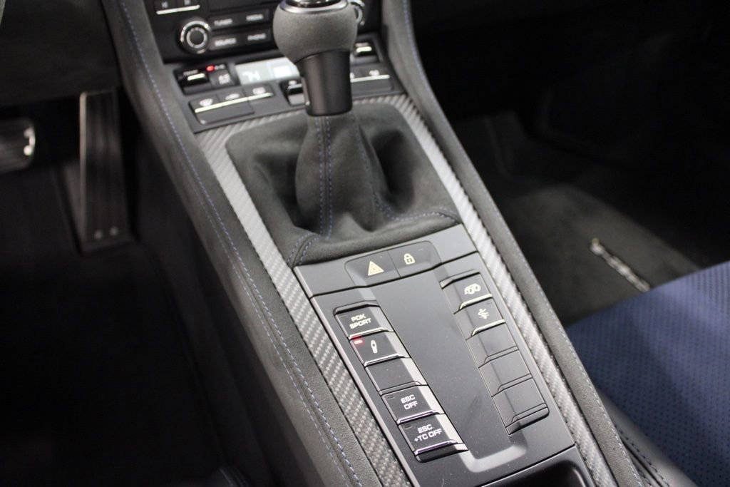 Certified 2025 Porsche 718 Cayman GT4 RS RWD image 33