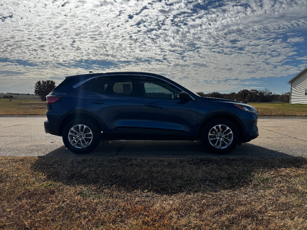 Used 2022 Ford Escape SE w/ Cold Weather Package AWD/4WD image 5