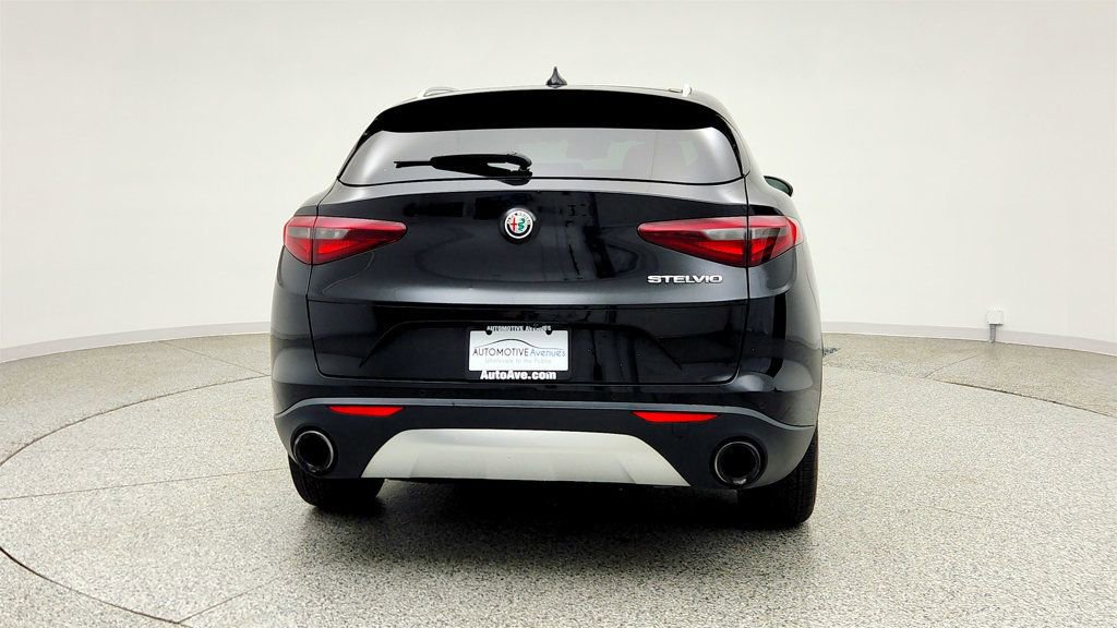 Used 2019 Alfa Romeo Stelvio RWD image 6