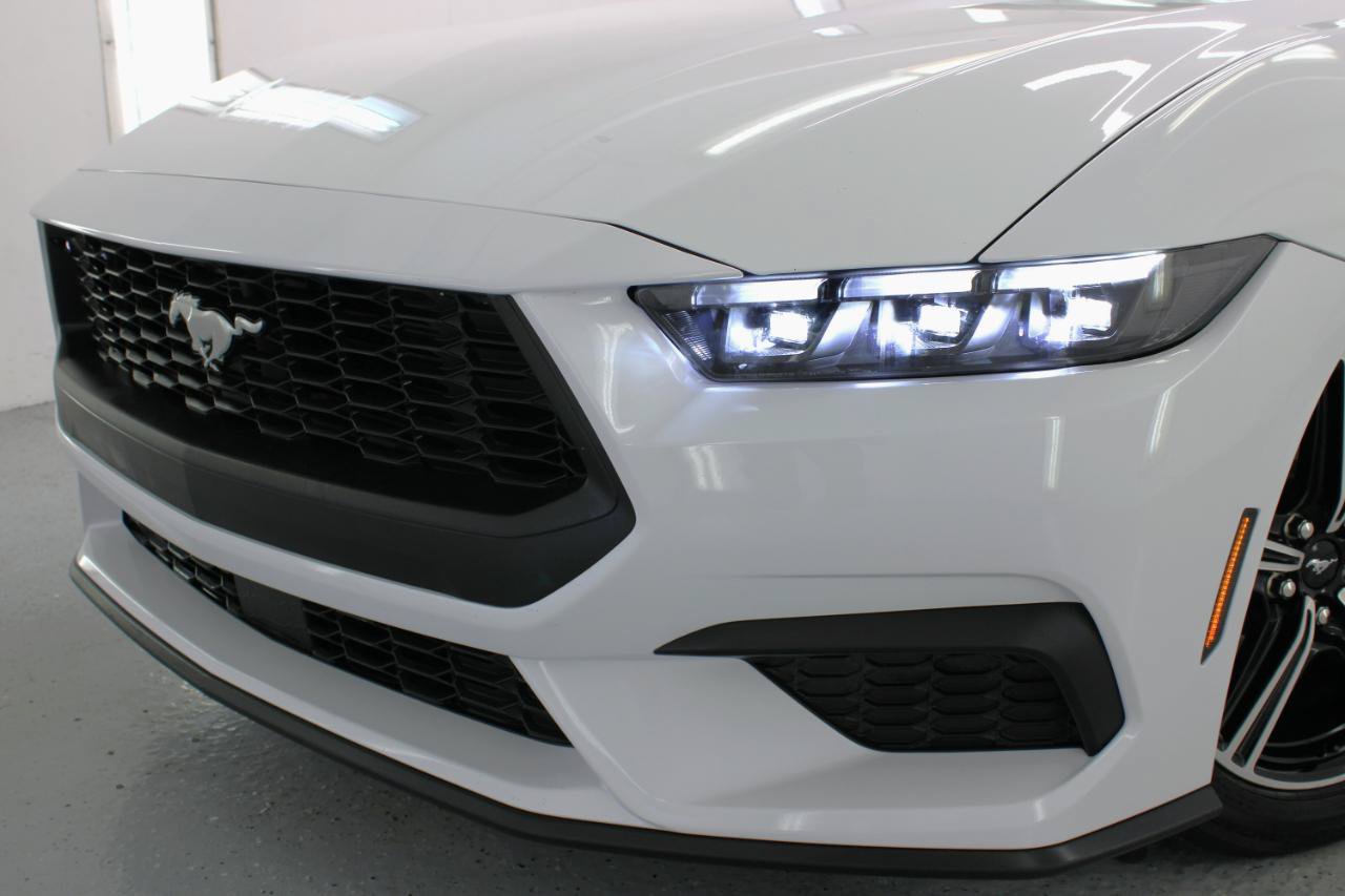 Used 2025 Ford Mustang Premium RWD image 21