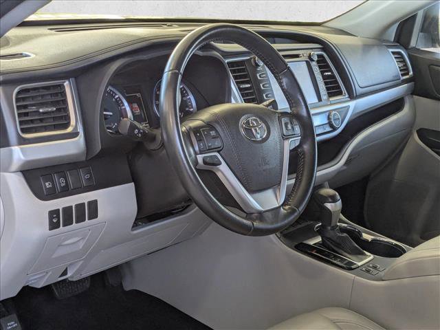 Used 2018 Toyota Highlander XLE image 9