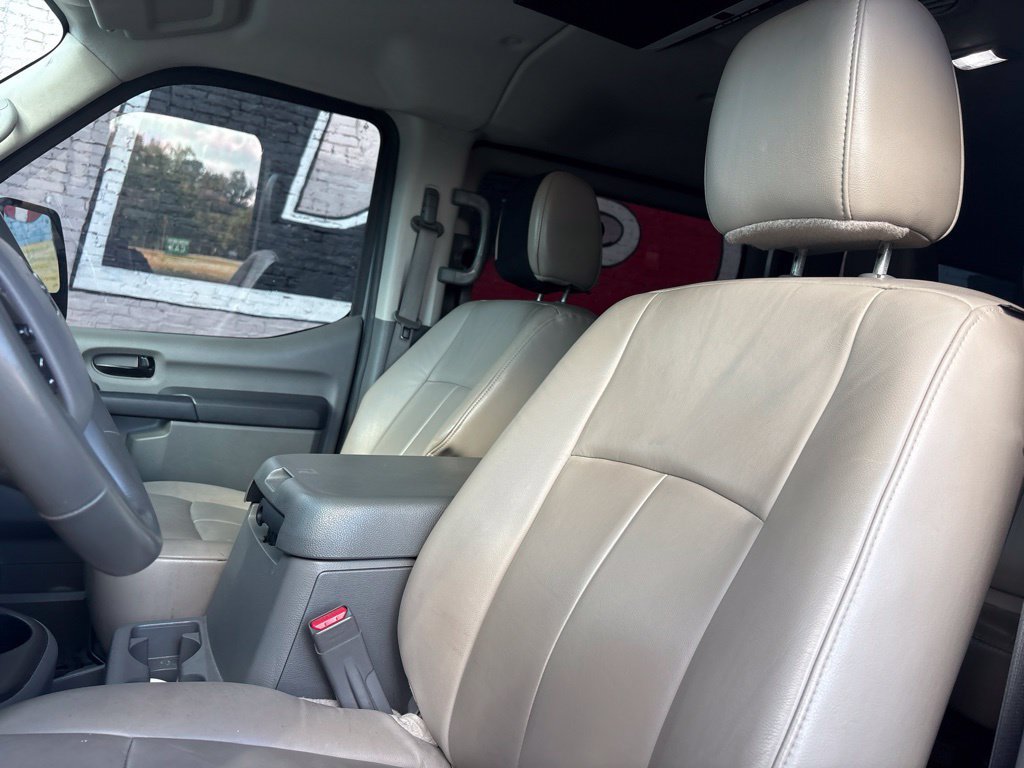 Used 2018 Nissan NV 3500 SL RWD image 11