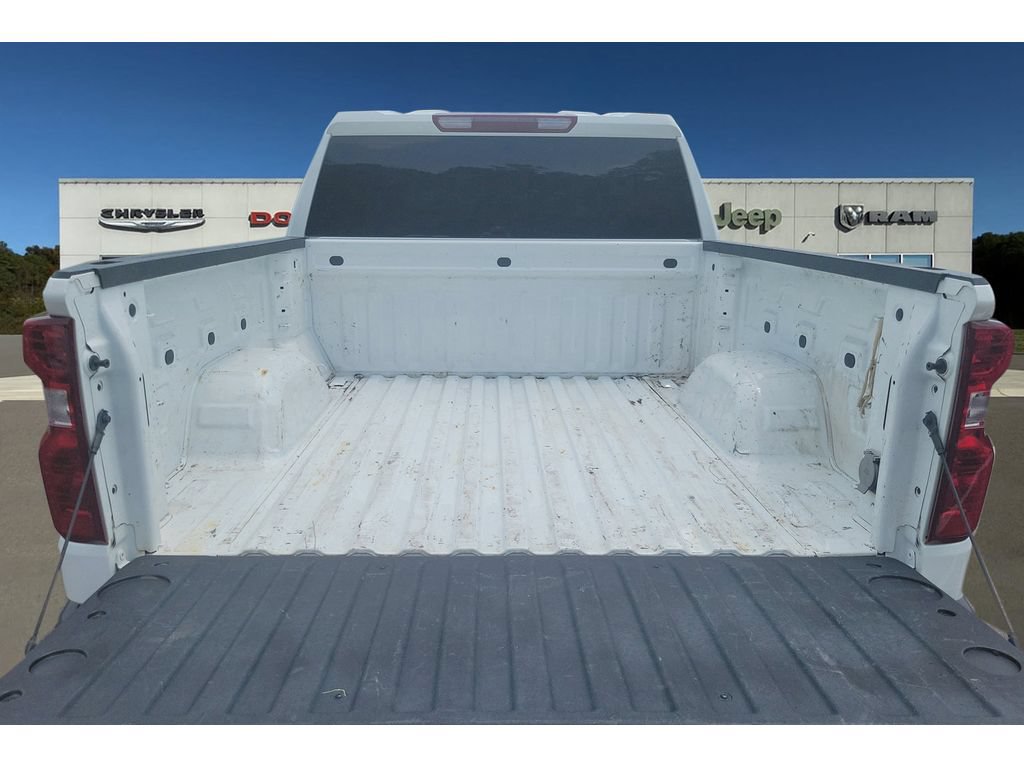 Used 2023 Chevrolet Silverado 1500 Custom AWD/4WD image 9