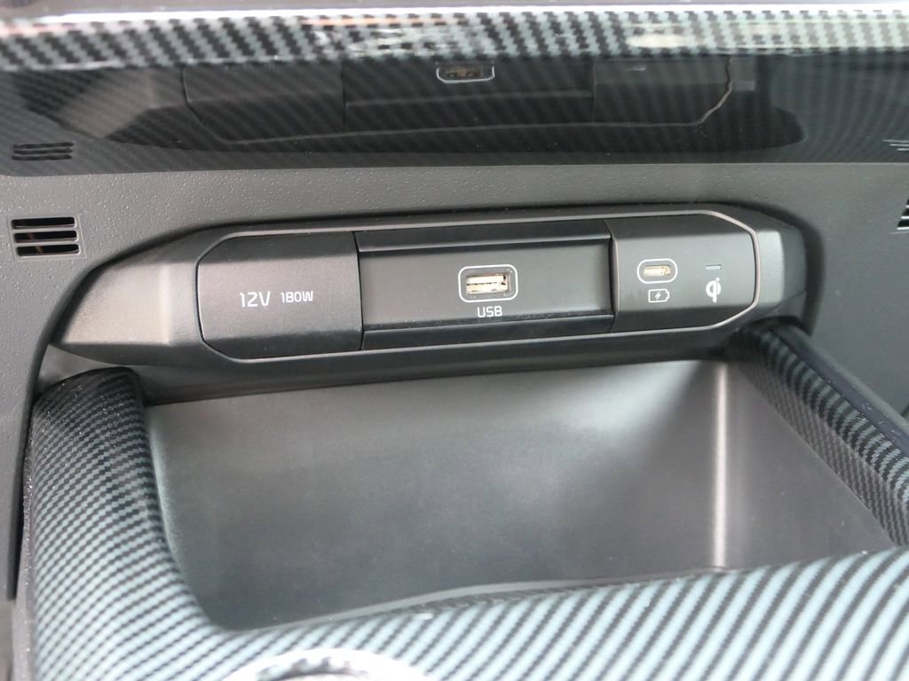 Used 2025 Kia Niro EX image 19