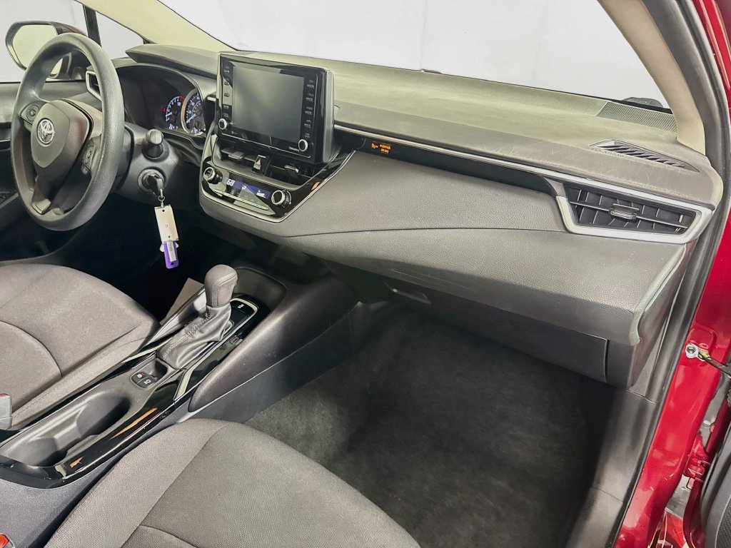 Used 2022 Toyota Corolla LE FWD image 30